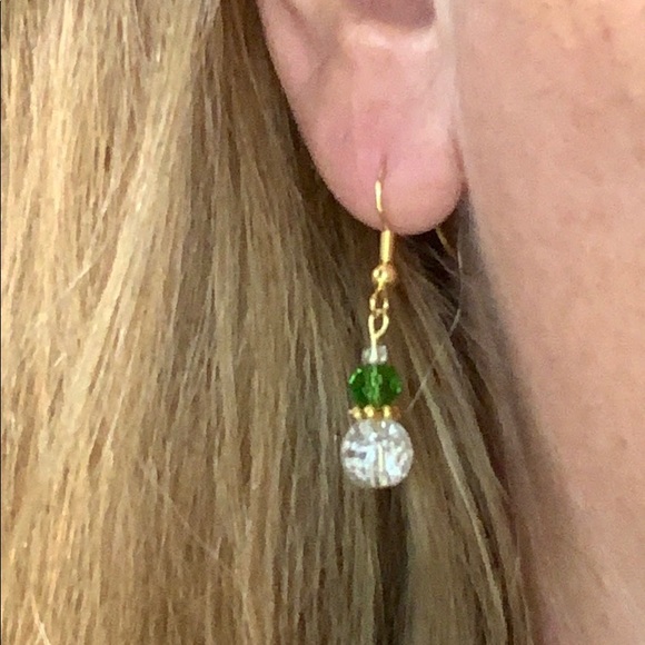 21054 ⭐️ Green and white earrings⭐️ - Picture 3 of 5